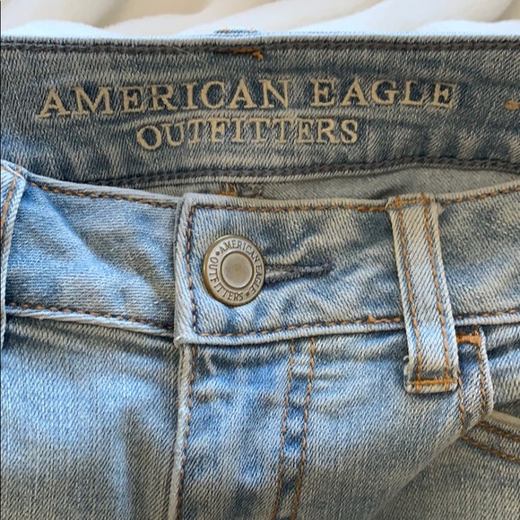 Light wash ripped jeans - Picture 6 of 7